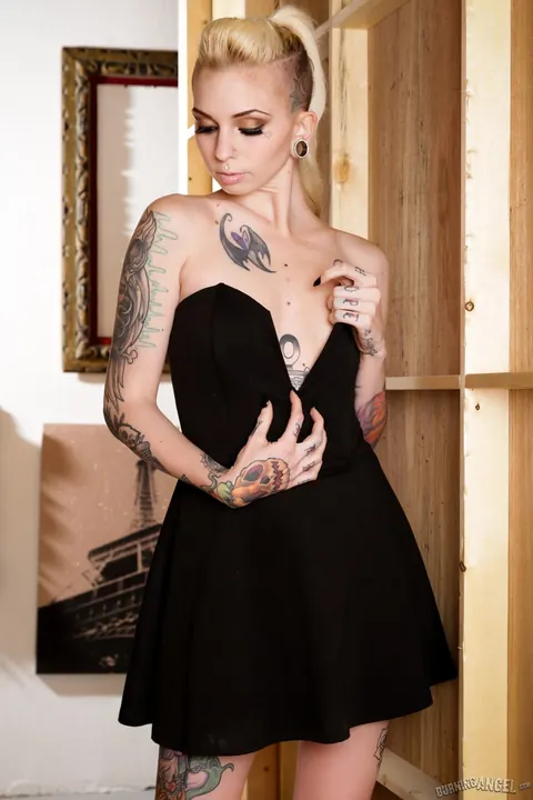 Sierra Cure: Tattooed PAWG Brunette Reveals Her Small Tits and Big Ass – photo 2 of 14