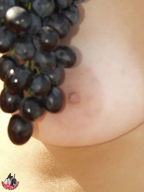 Amateur with Hairy Pussy Spreads Outdoors in the Forest – photo 6 of 17