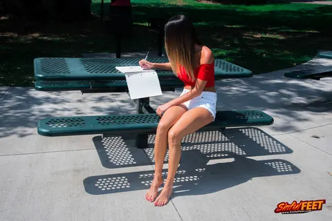 Dava Foxx: Skinny MILF Spreads and Shows Her Feet Outdoors – photo 18 of 21