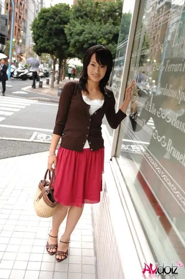 Mio Kanna – Japanese Brunette Shows Her Natural Tits in a Skirt and Heels