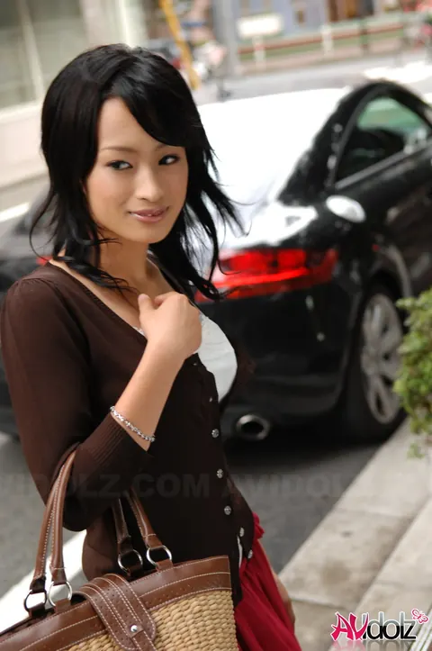Mio Kanna: Japanese Brunette Shows Her Natural Tits in a Skirt and Heels – photo 11 of 15