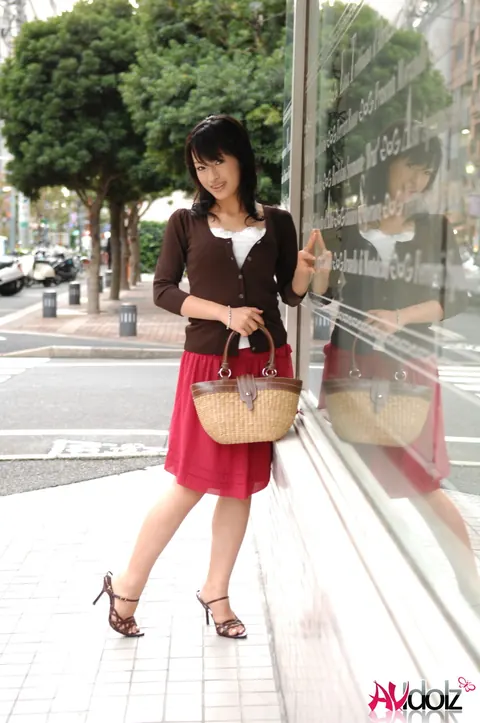 Mio Kanna: Japanese Brunette Shows Her Natural Tits in a Skirt and Heels – photo 4 of 15