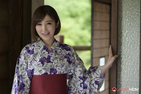 Runa Hagawa: Japanese Brunette Reveals Her Natural Tits from Her Kimono – photo 2 of 15