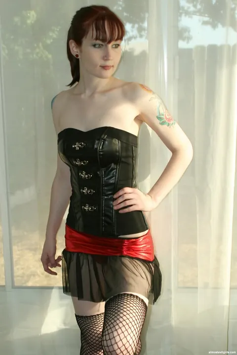 Thick Redhead in Lingerie Slides Panties Aside and Spreads – photo 4 of 15