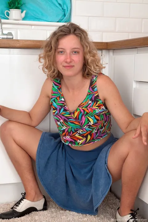 Hairy Woman Strips Off Her Skirt and Spreads in the Kitchen – photo 3 of 16