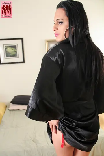Trans Woman Takes Anal Doggy Style and Squirts