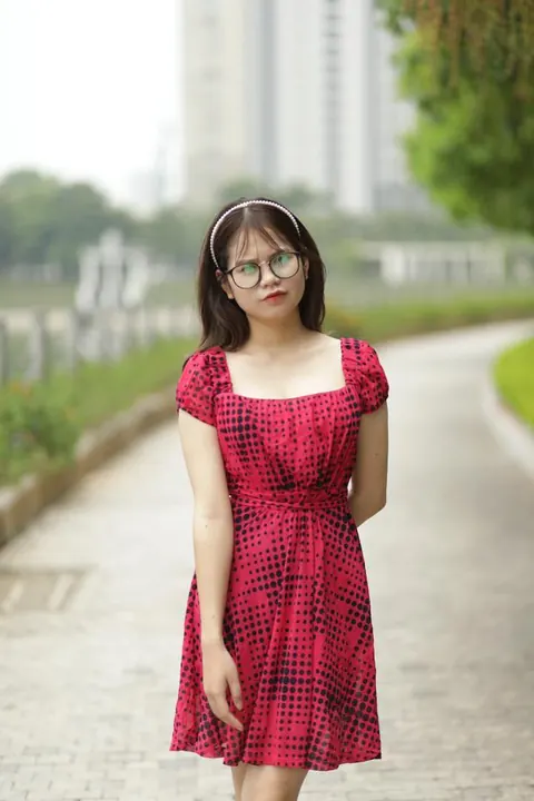 Asian Woman in Glasses Poses Nude Outdoors – photo 10 of 21