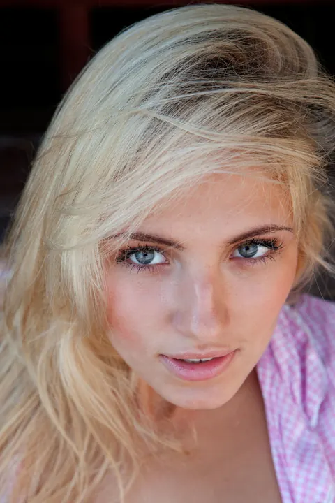 Jaime A: Blonde PAWG in Jeans Spreads Her Legs and Shows Her Pussy – photo 7 of 21
