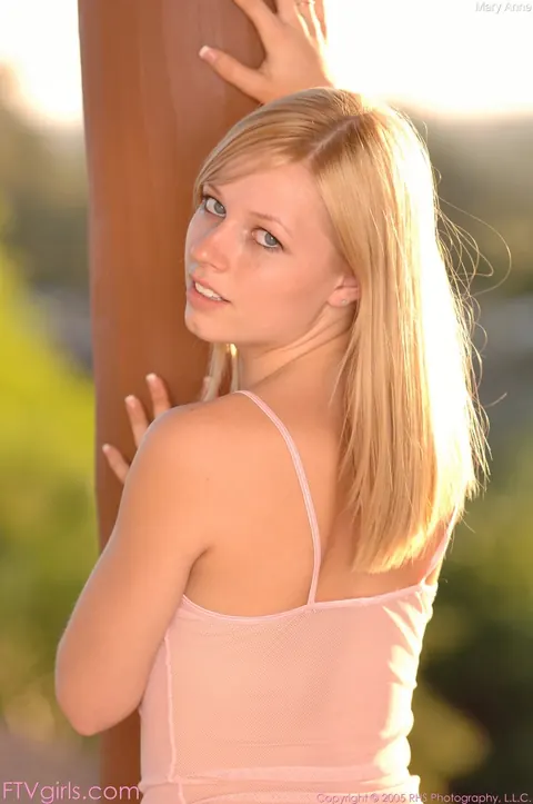 Mary Anne: Petite Blonde PAWG Toys Her Ass and Spreads Outdoors – photo 16 of 21