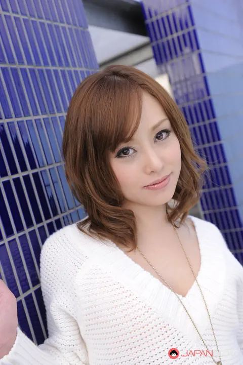 Japanese Redhead Flashes Her Pussy in a Skirt and Boots Outdoors – photo 2 of 15