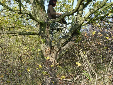 Woman with Shaved Pussy Toys Herself in a Tree – photo 16 of 16