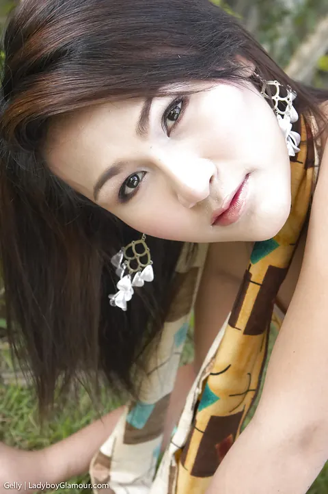 Thai Trans Woman Poses in a Bikini Outdoors Then Strips Nude – photo 4 of 16