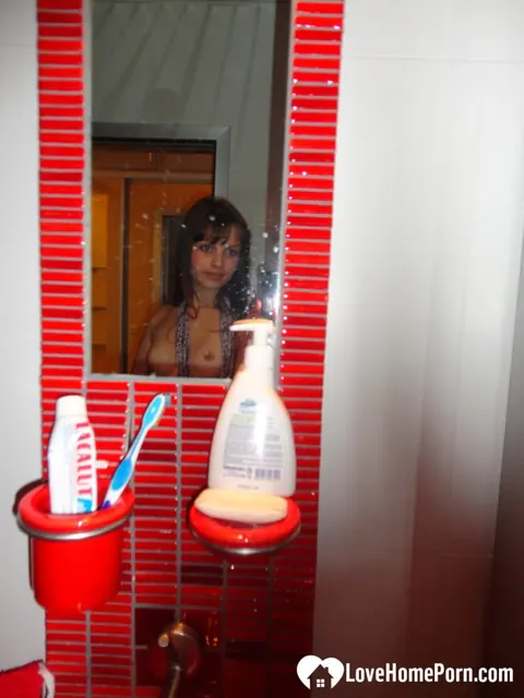 Liona Levi: Slim Brunette Takes Mirror Selfies Showing Her Small Natural Tits – photo 4 of 20