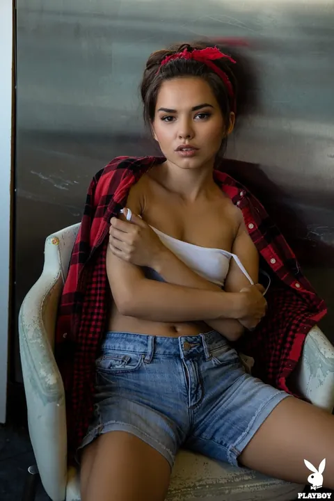 Dominique Gabrielle: Petite Canadian Tosses Lingerie into Washing Machine Nude – photo 12 of 20