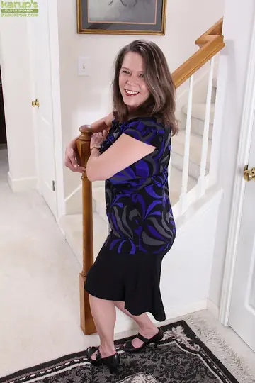 Jane Russell – Mature Brunette with Big Natural Tits Fingers Her Shaved Pussy in a Skirt