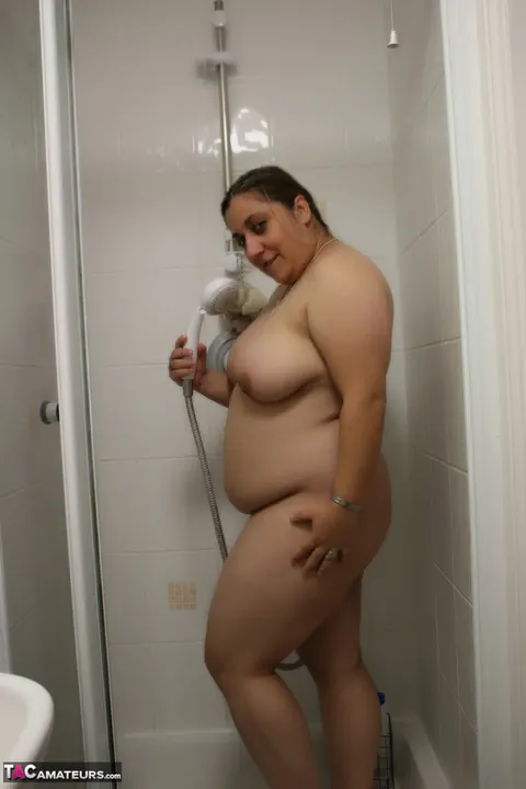 Latina MILF Uses Suction Dildo in the Bathroom – photo 4 of 20