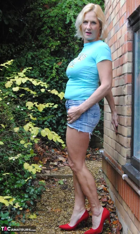 Molly Maracas: European Blonde MILF Flaunts Lingerie Outdoors – photo 3 of 18