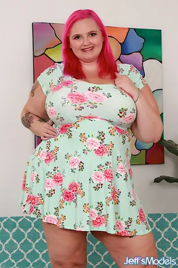 Curvy Redhead MILF Strips Out of Her Skirt and Spreads