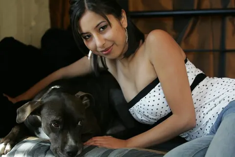 Latina Beauty Strips Nude and Poses for the Camera – photo 19 of 20