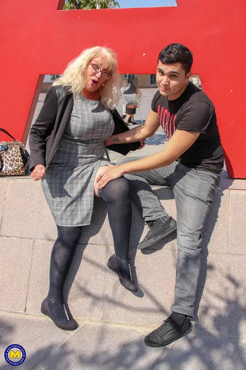 Blonde BBW in Stockings and Glasses Gets Fucked Outdoors – photo 2 of 16