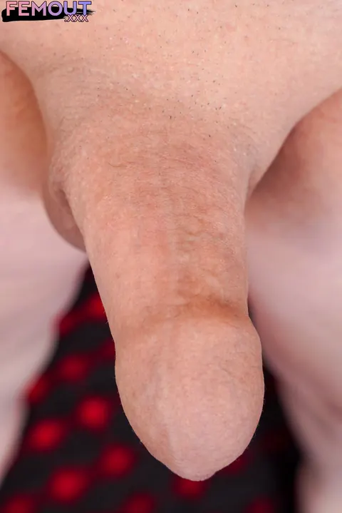 Thick Trans Woman Strips Nude, Bends Knees, and Presents Her Big Ass – photo 11 of 16