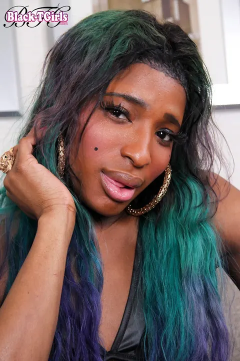 Ebony Trans Woman Undresses and Poses Nude Showing Cock – photo 3 of 16