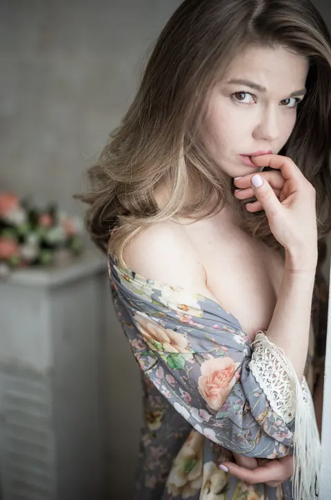 Petite Slim Woman Exposes Her Small Tits and Spreads Her Pussy – photo 8 of 20