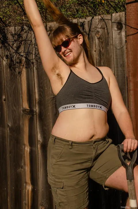 BBW in Glasses Strips and Spreads Outdoors – photo 2 of 21