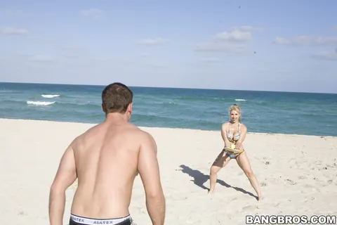 Sarah Vandella: Thick Blonde MILF in a Bikini and Shorts Fucks on the Beach – photo 10 of 21