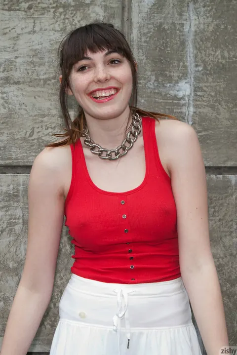 Debbie Vogel: Amateur Brunette Flashes Her Panties in a Public Place – photo 5 of 11