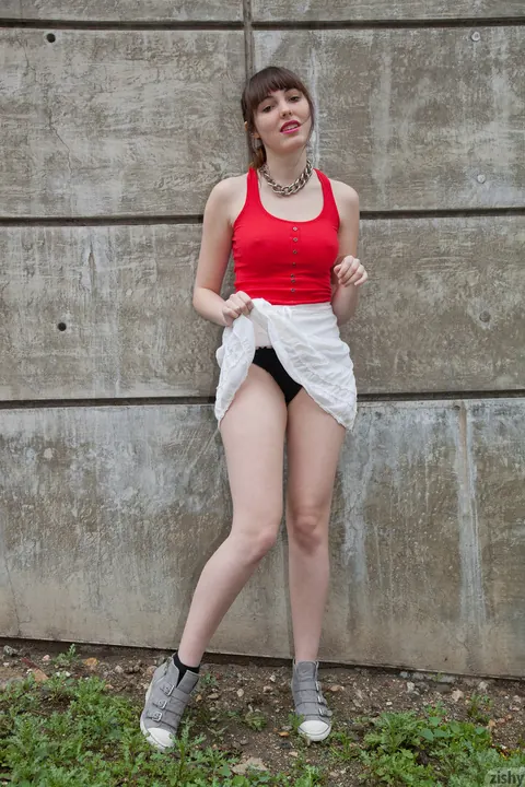 Debbie Vogel: Amateur Brunette Flashes Her Panties in a Public Place – photo 4 of 11