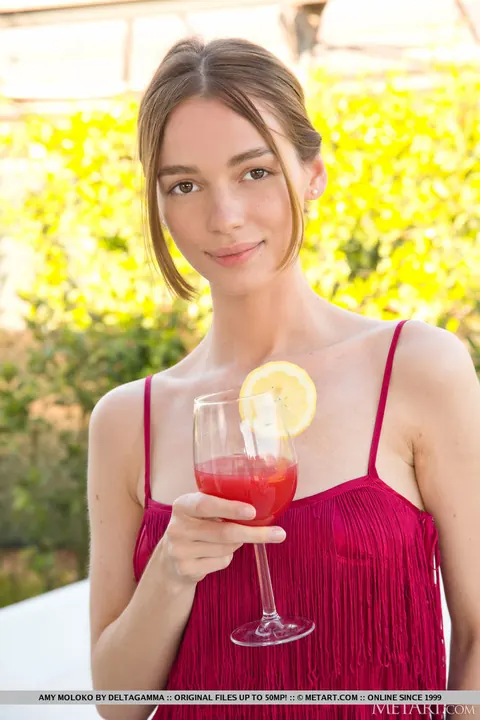 Amy Moloko: British Woman Strips Nude and Spreads on the Backyard Patio – photo 2 of 18