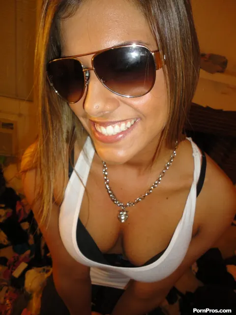 Bella Beyle: Tall Blonde Latina in Glasses Poses Nude for Selfies – photo 16 of 17