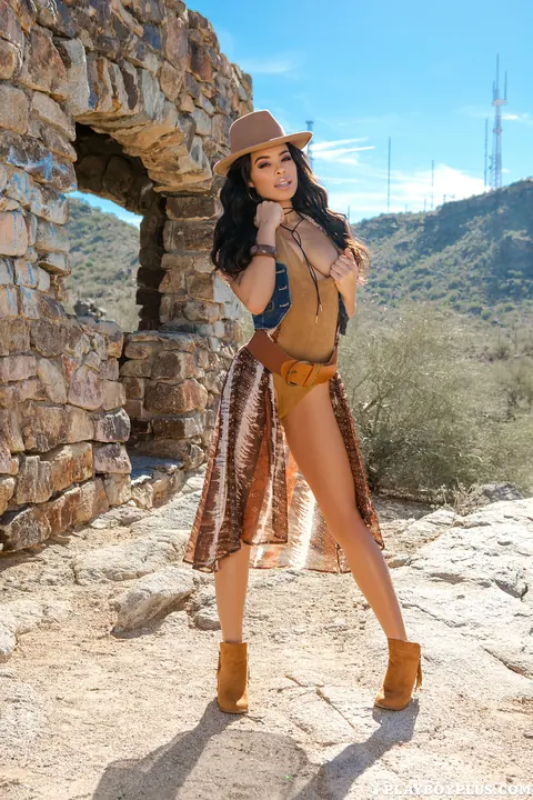 Briana Ashley: Ebony Brunette Undresses and Spreads Outdoors – photo 3 of 16