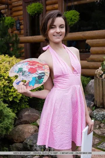 Thick Brunette Strips Out of Her Skirt in the Backyard Garden