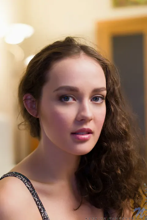 Ksenia Yankovskaya: Russian Brunette Undresses and Spreads Her Pussy in Close-Up – photo 1 of 21