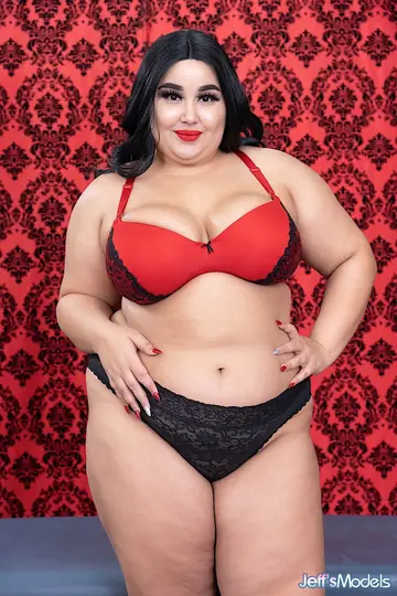 Brunette BBW Strips Out of Her Lingerie and Heels to Spread Wide