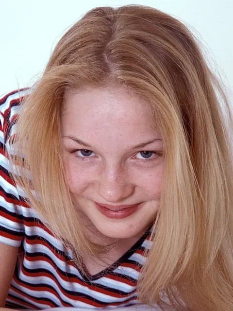 Sophia Suze: Blonde with Small Natural Tits Spreads Wide for the Camera – photo 9 of 21