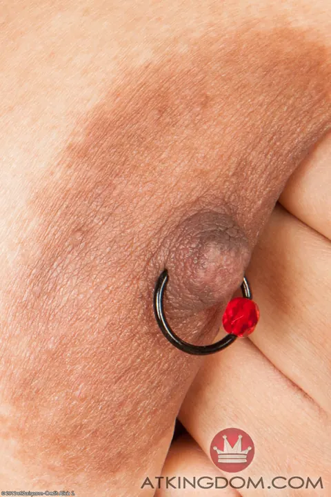 Sofie Taylor: Thick Ebony MILF Spreads Her Hairy Pussy – photo 4 of 20