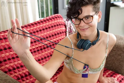 Short-Haired Hairy Woman Pulls Panties Aside and Shows Armpits – photo 7 of 16