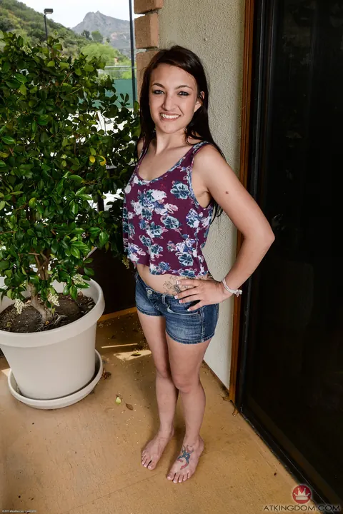 Karma Ford: Brunette PAWG in Shorts Spreads Her Pussy Outdoors – photo 1 of 21