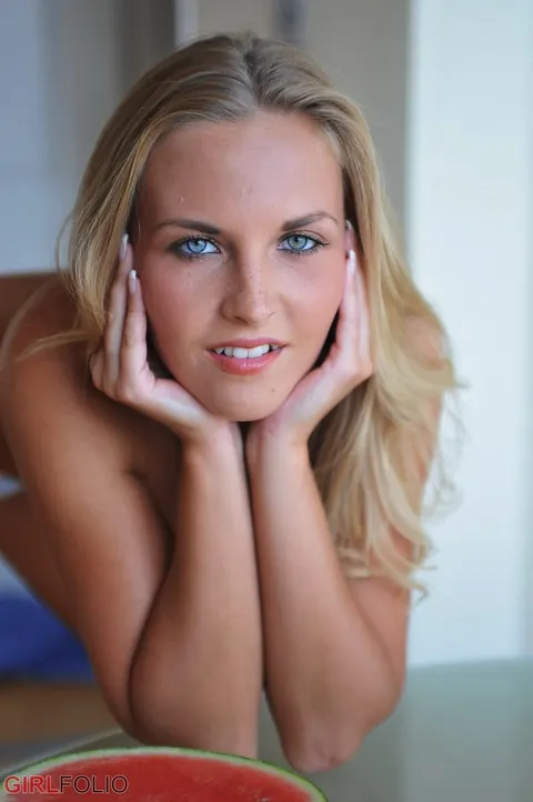 Cikita Pechova: Czech Blonde Strips Out of Her Lingerie While Eating Watermelon – photo 6 of 12