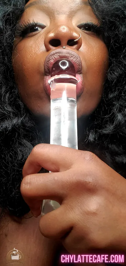 Chy Latte: Curvy Ebony MILF with Big Tits Uses a Dildo – photo 6 of 15