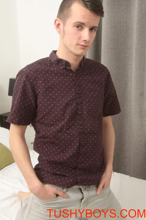 Slim Twink Strips Nude on the Bed – photo 2 of 21