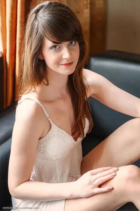 Thick Brunette Removes Her Lingerie on the Sofa – photo 3 of 16