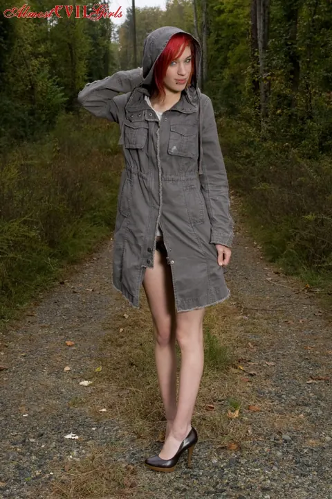 Thick Redhead Undresses and Poses Nude on a Forest Path – photo 3 of 15