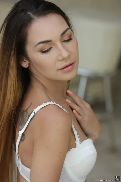 Stacy Snake: Tattooed Russian Brunette Takes Anal Outdoors – photo 3 of 20