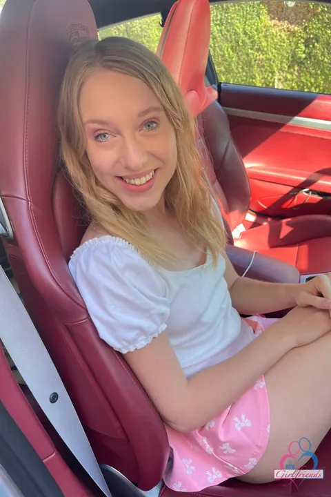 Kallie Taylor: Blonde Lesbians Spread Naked in the Car – photo 3 of 21