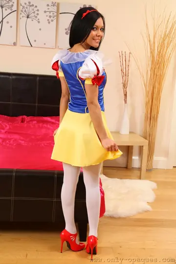PAWG in Snow White Dress Peels It Off and Spreads in Pantyhose