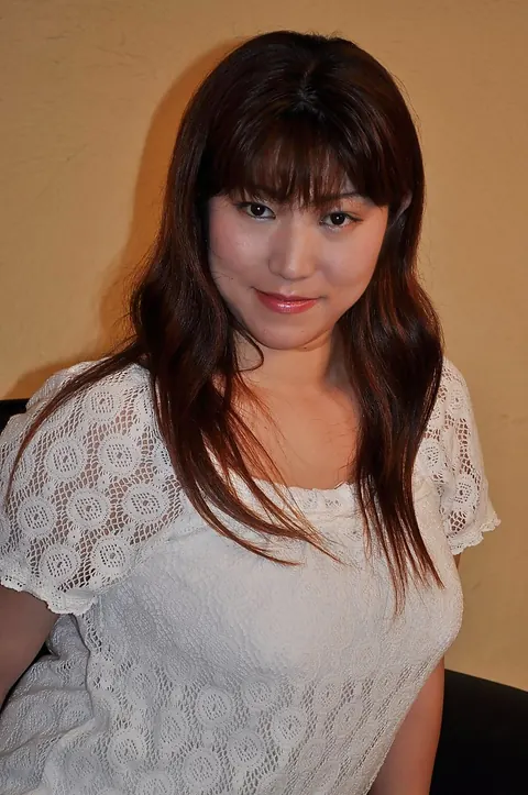Japanese MILF Undresses and Fucks a Dildo – photo 3 of 16